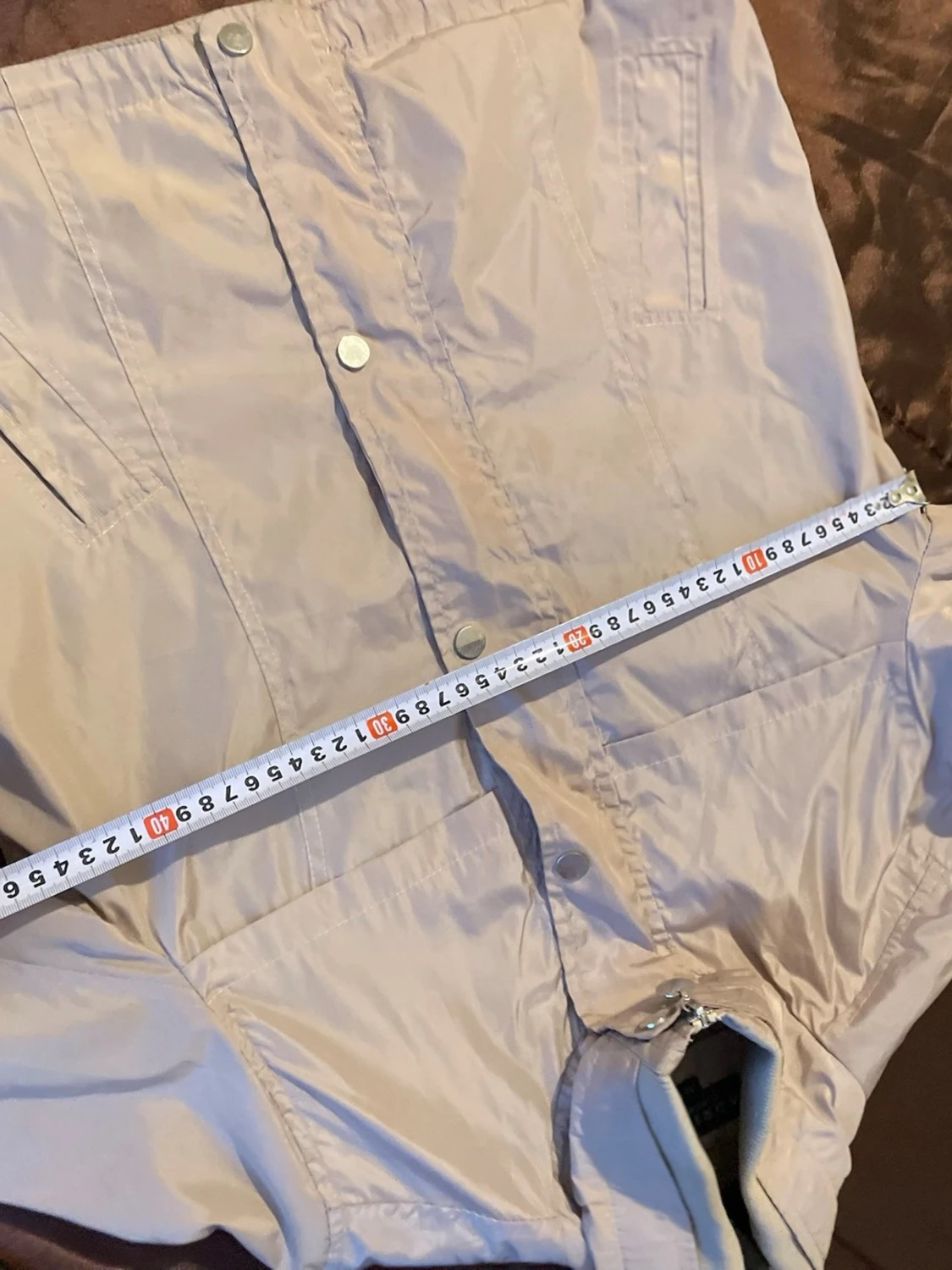 Beige vindjacka med hög krage - 4