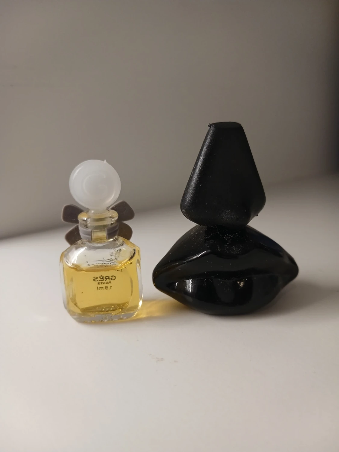 Cabochard Gres miniparfym & svart vintageparfym 1973🌻🌹 - 2