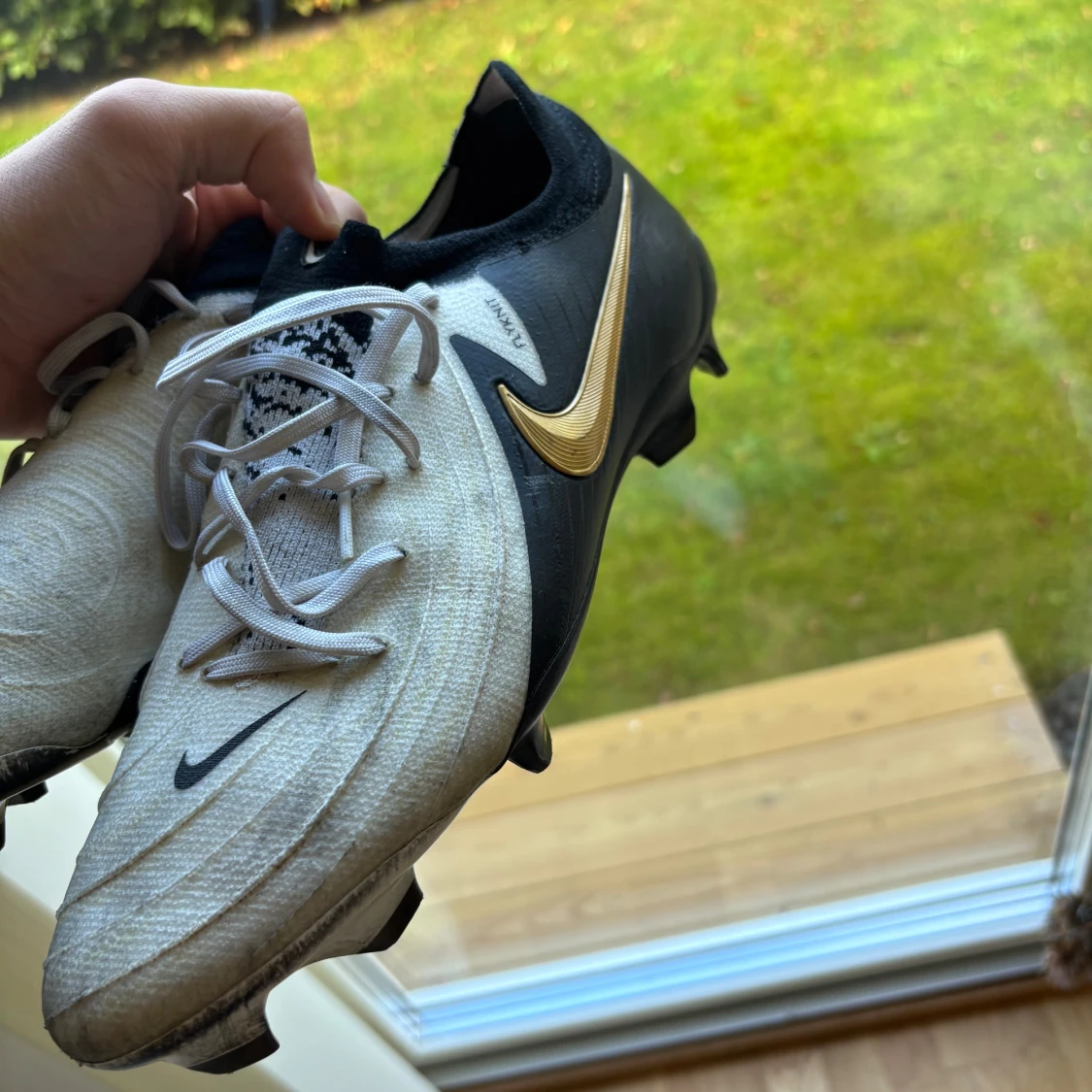 Nike fotbollsskor svart/vit/guld - 2