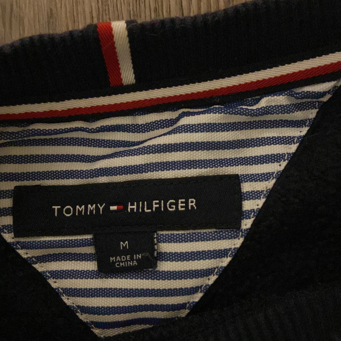 Mörkblå sweatshirt från Tommy Hilfiger - 1