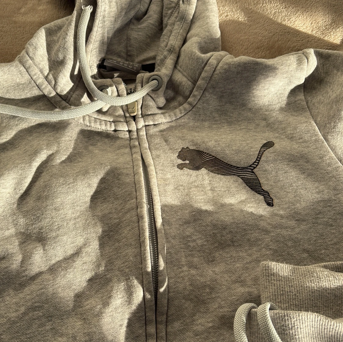 Grå mjukisbyxor från Puma - 3