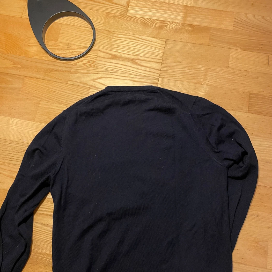 Mörkblå stickad tröja J.Lindeberg - 1