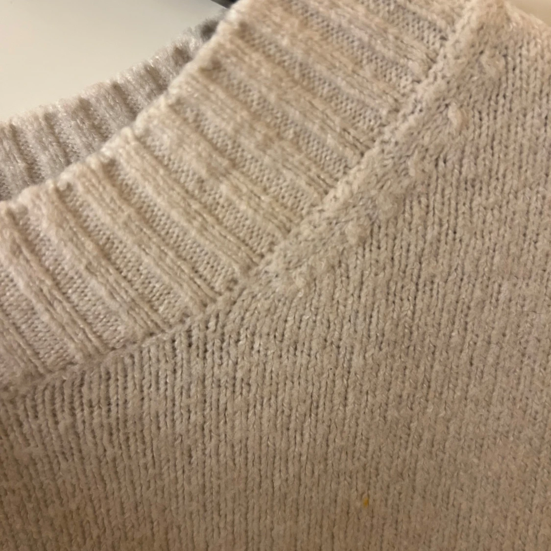 Beige stickad tröja från Stradivarius - 2