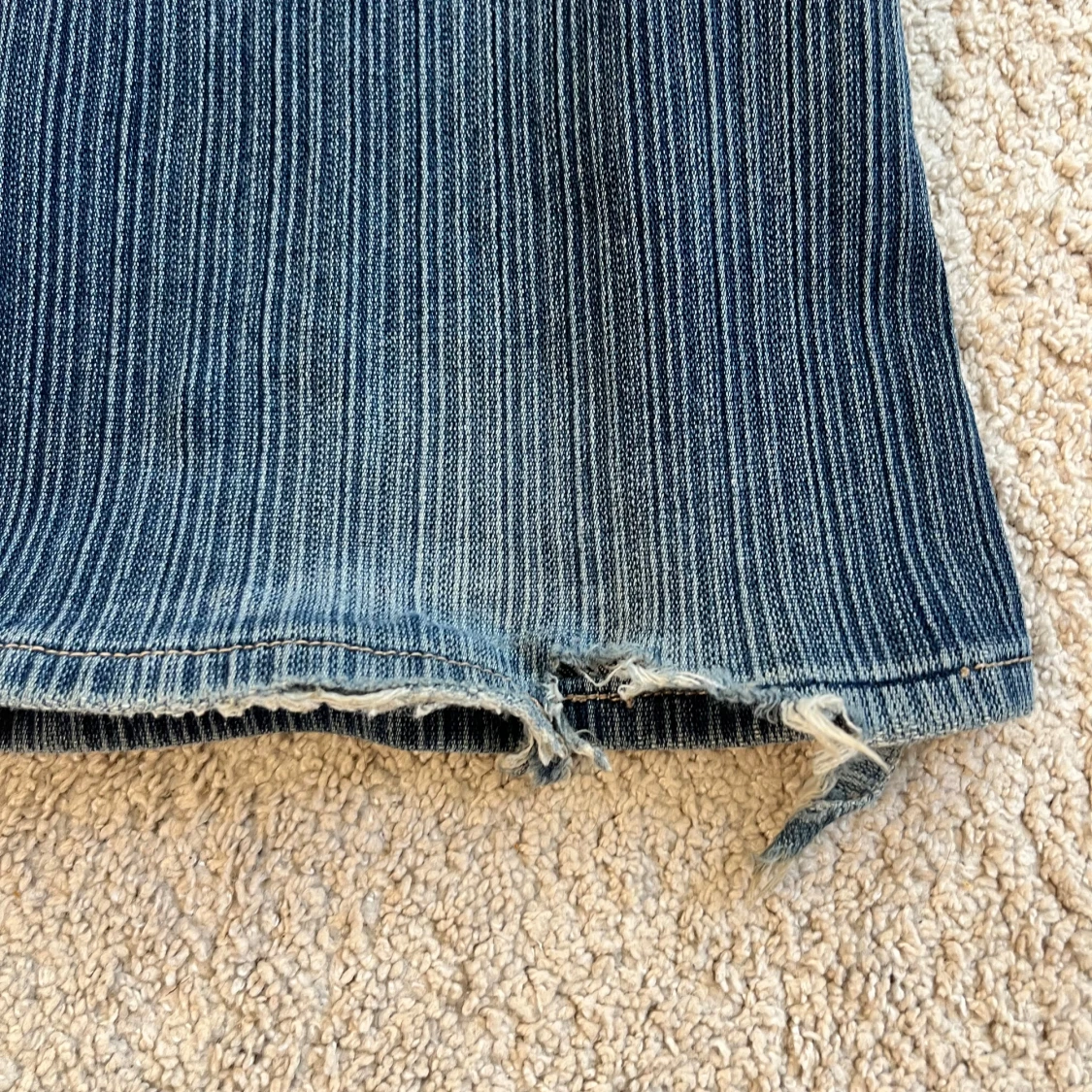 Bootcut lågmidjade mörkblåa jeans - 2