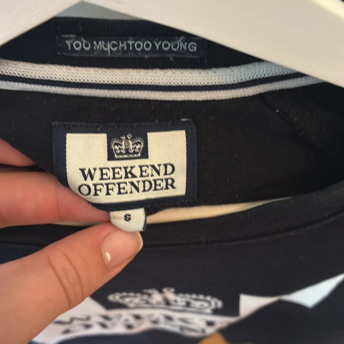 Svart sweatshirt från Weekend Offender - 3