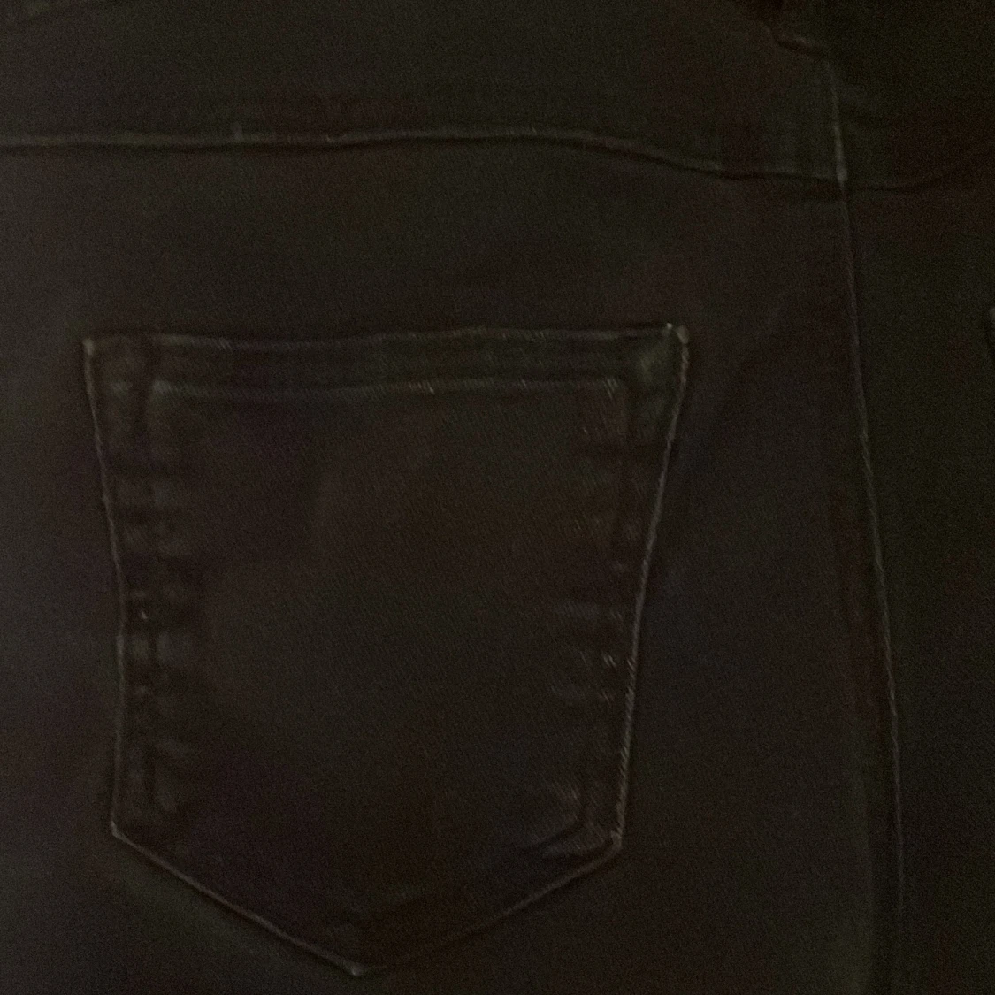 Svarta jeansshorts från Label of Graded Goods - 2