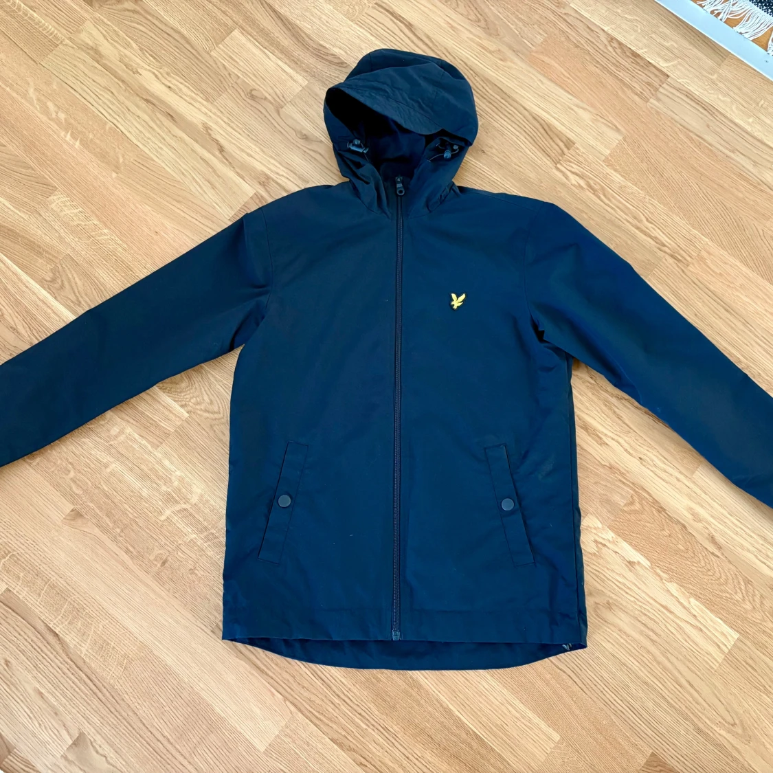Mörkblå vindjacka från Lyle & Scott XS - 1