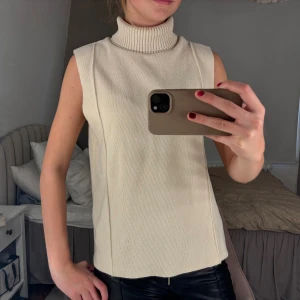 Beige stickad med polo - Jätte snygg polo tröja från Zara 