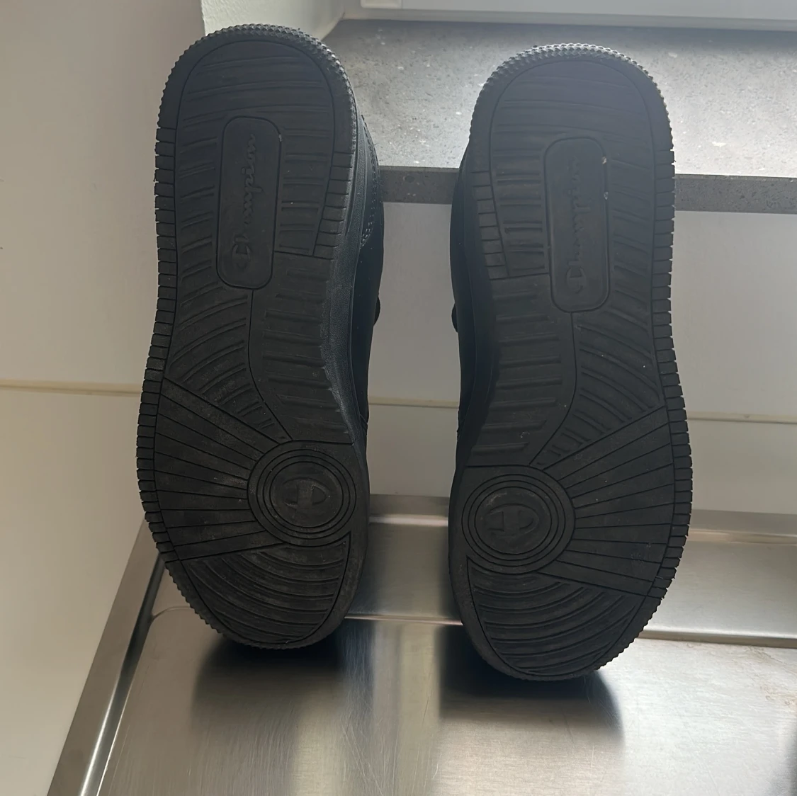 Svarta sneakers från Champion - 2