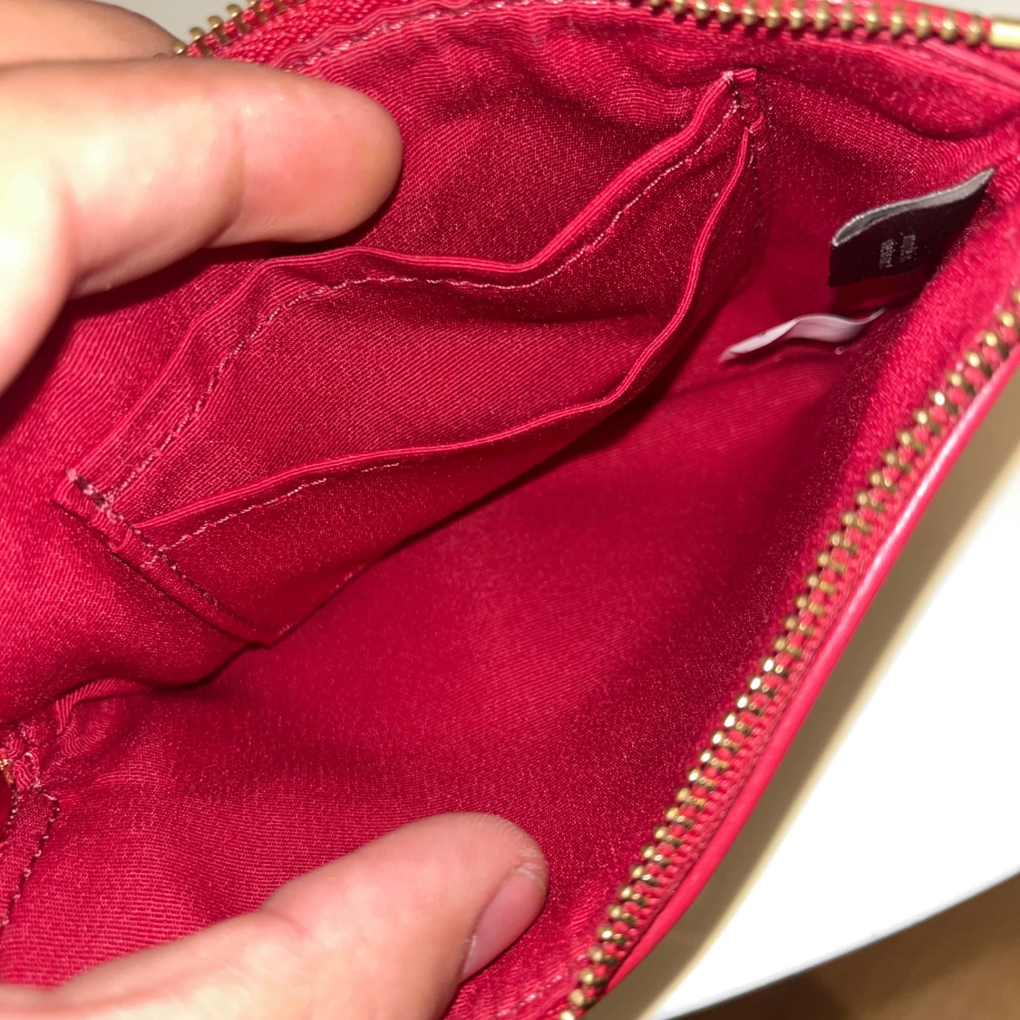 Coach plånbok med monogram och röd dragkedja - 1