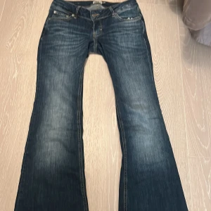 Blaze jeans från 157 - Jätte jätte fina jeans från lager 157 köpta för 2 dagar sen dock tagit bort lapen då jag trodde de satt bra men visade sig va för små därav säljer jag dem kvittot finns kvar