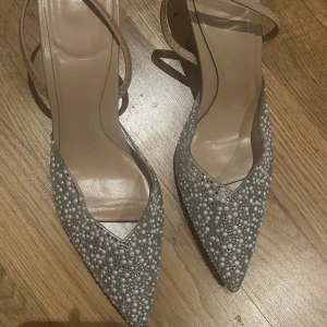 Klackskor  - Helt nya aldrig använda! endast testade . Jätte bekväma och snygga 