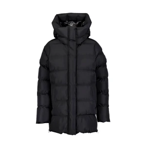 Svart lång pufferjacka från Everest (priset kan diskuteras vid snabb affär) - Säljer en svart pufferjacka från Everest med lång passform och stor huva. Jackan har dragkedja och knappar framtill, två stora fickor och är perfekt för kalla vinterdagar. Materialet är syntet och jackan är riktigt fluffig och varm. Den är använd ett par gånger men arnas är den ny.