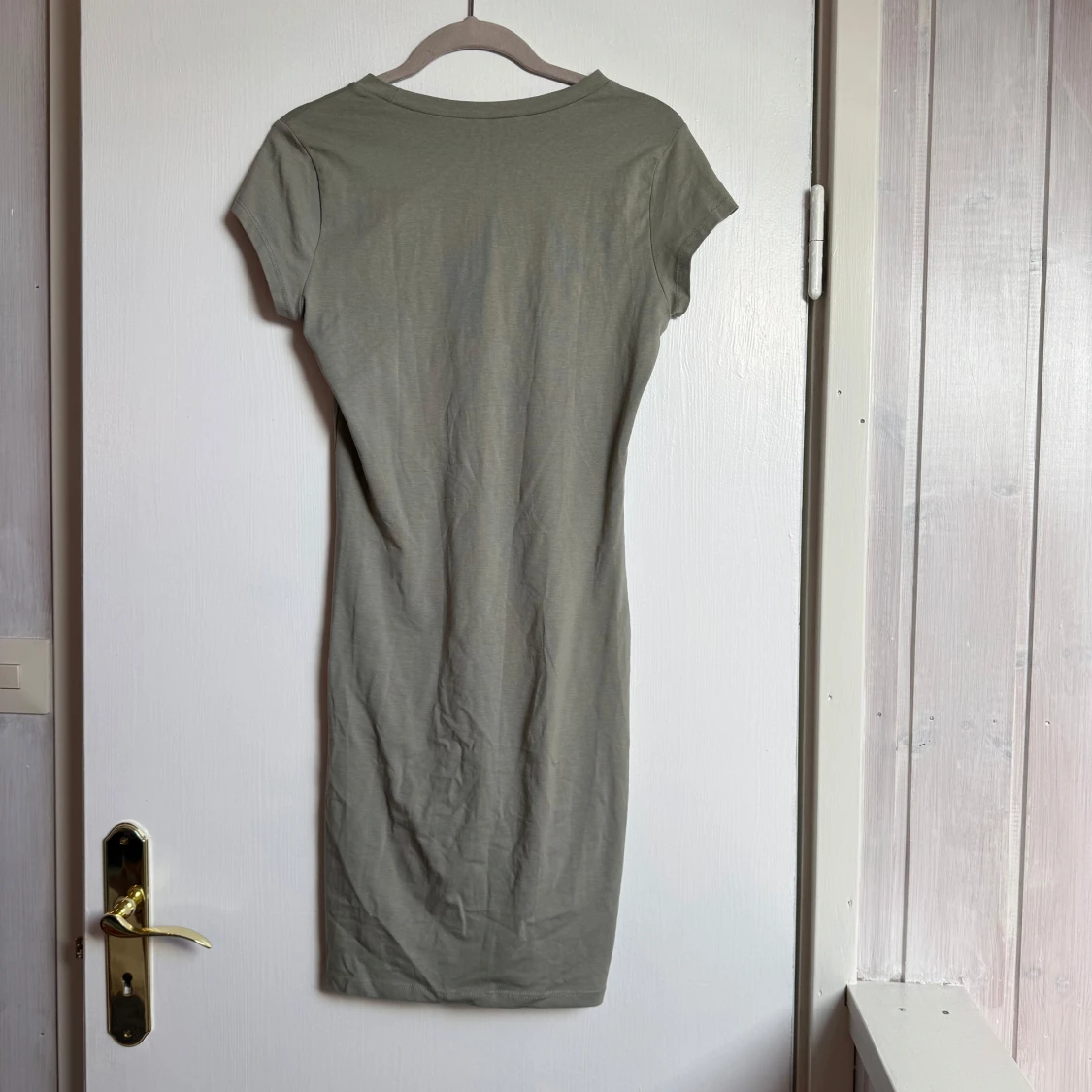 Grön kortärmad klänning från H&M - 1