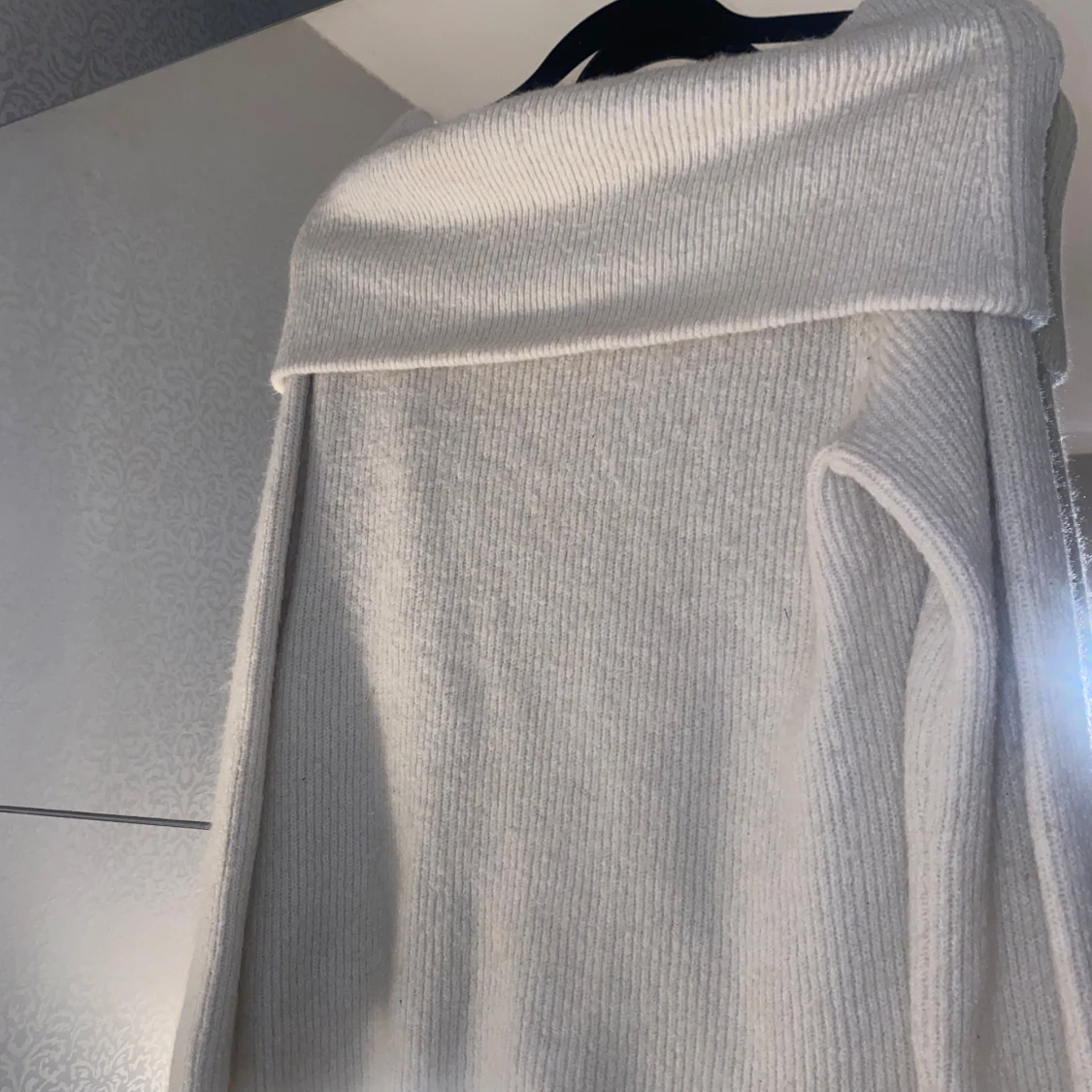 Beige offshoulder stickad tröja H&M - 1