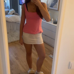 Rosa linnetopp med rosett i ryggen - Super fin topp från Zara med prislappen kvar då den inte har kommit till användning💓