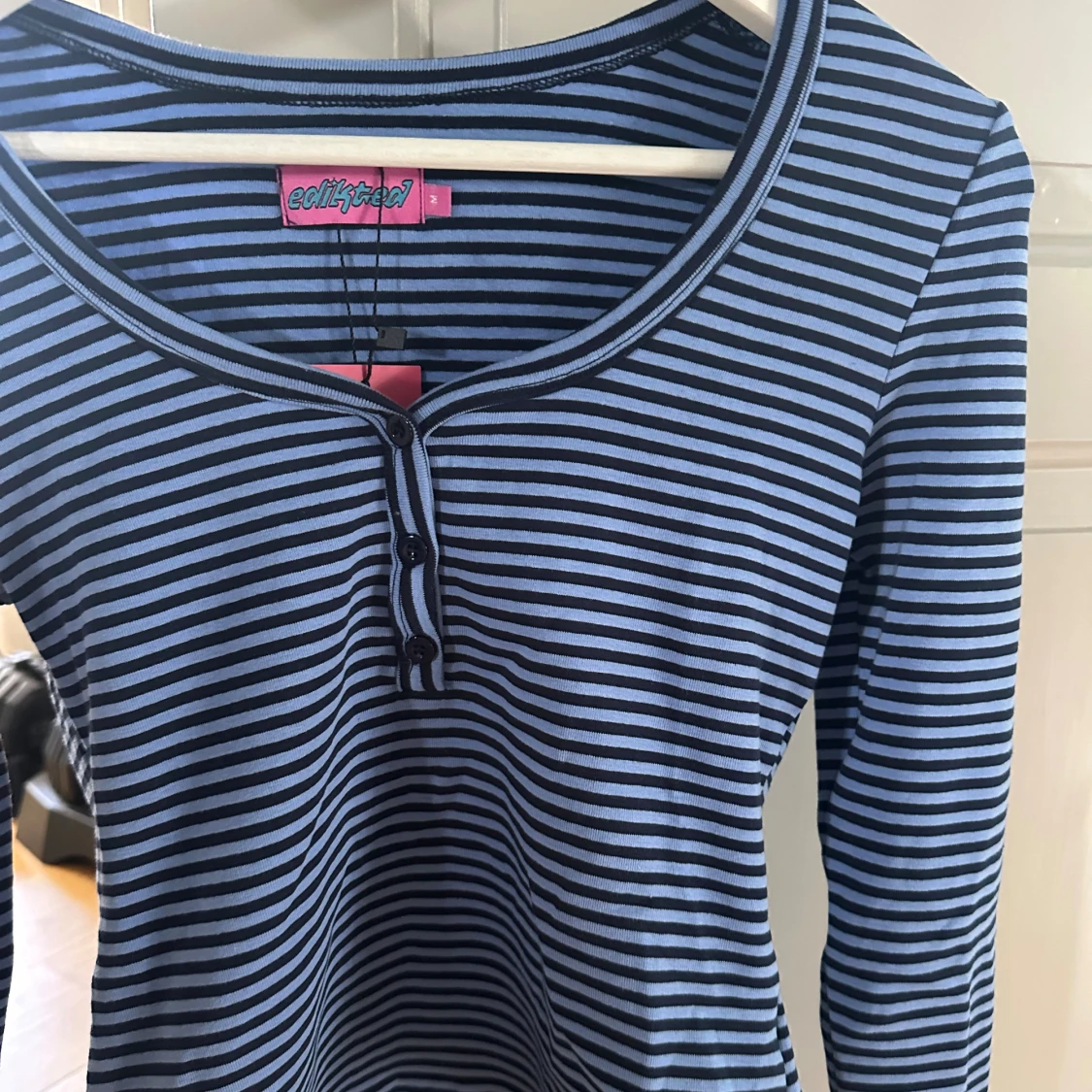 Helt ny randig topp från Edikted  - 2