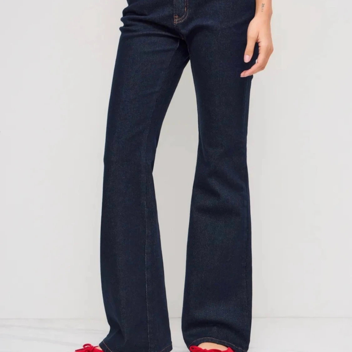 Mörkblå bootcut jeans - 1