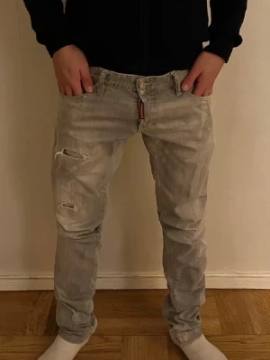 Dsquared2 jeans - Fräscha disquared jeans.sitter som S 