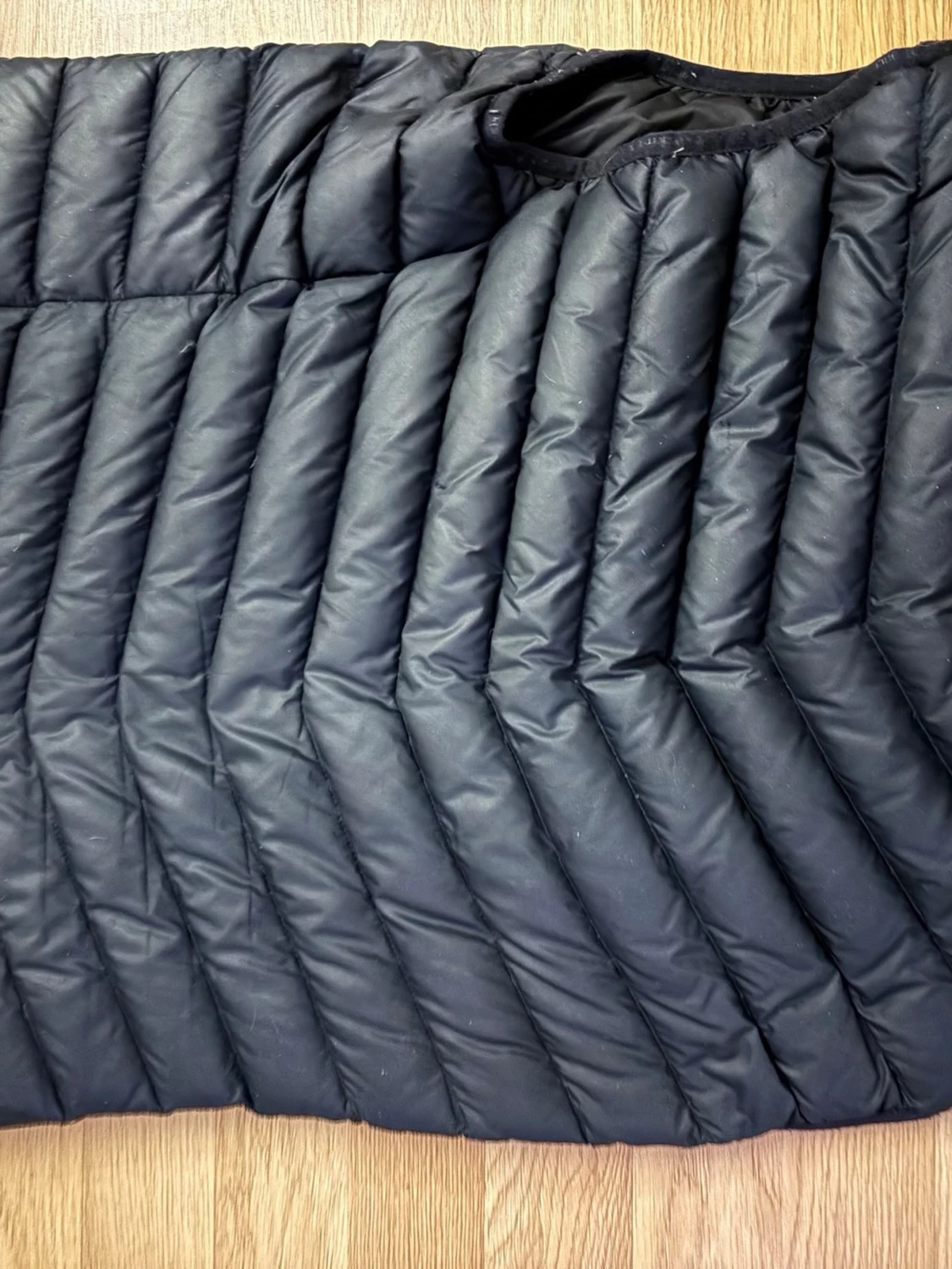 Svart dunväst från Peak Performance - 1