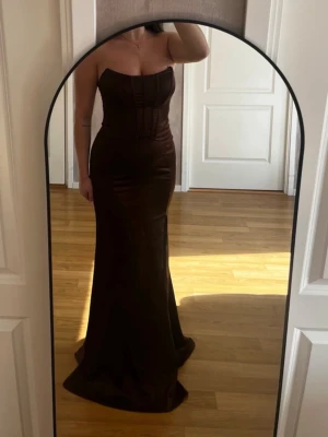 Brun festklänning - Endast använd en gång