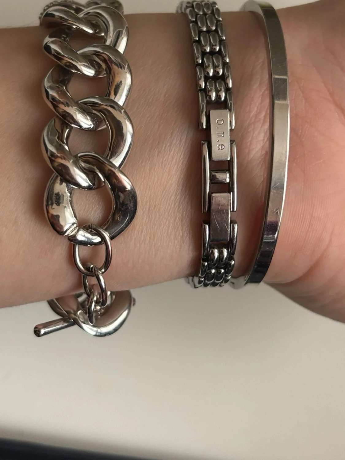 Silverfärgad klocka  - 1