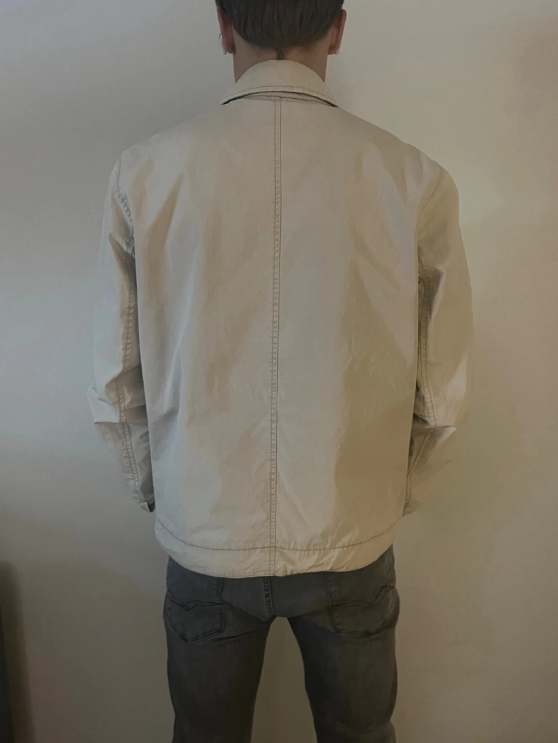 Beige jacka med dragkedja - 1