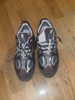 Eytys skor  - Byten går