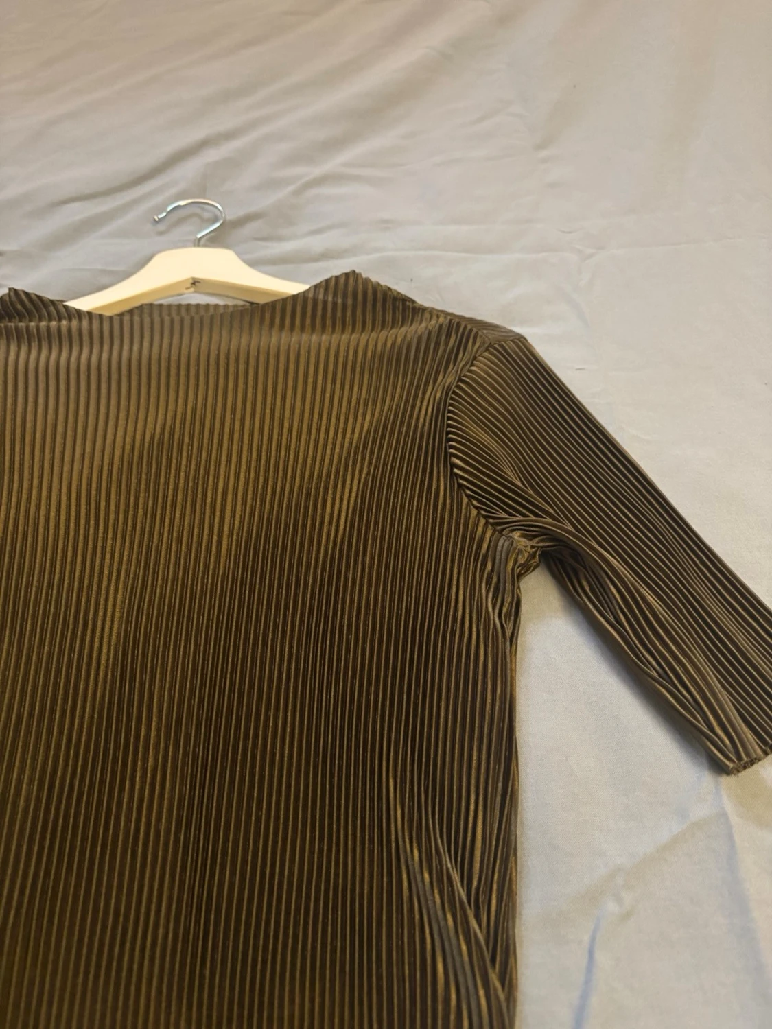 Grön ribbad topp med trekvartsärm - 1