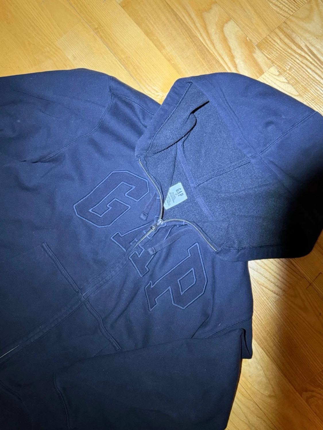 Mörkblå hoodie med dragkedja från GAP - 1