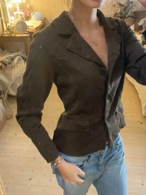 Trekvartsärmad figursydd kofta - SÅÅ snygg