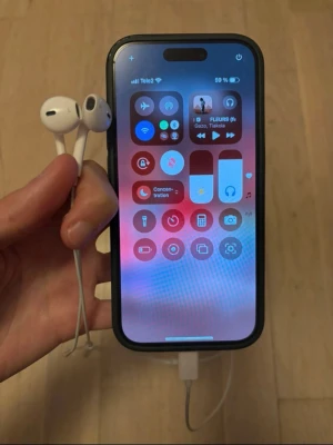 iPhone 15/16/17 headphones - Headphones for iPhone 15/16/17 USB c port Never used, only tried if they were working fine Price is negotiable 