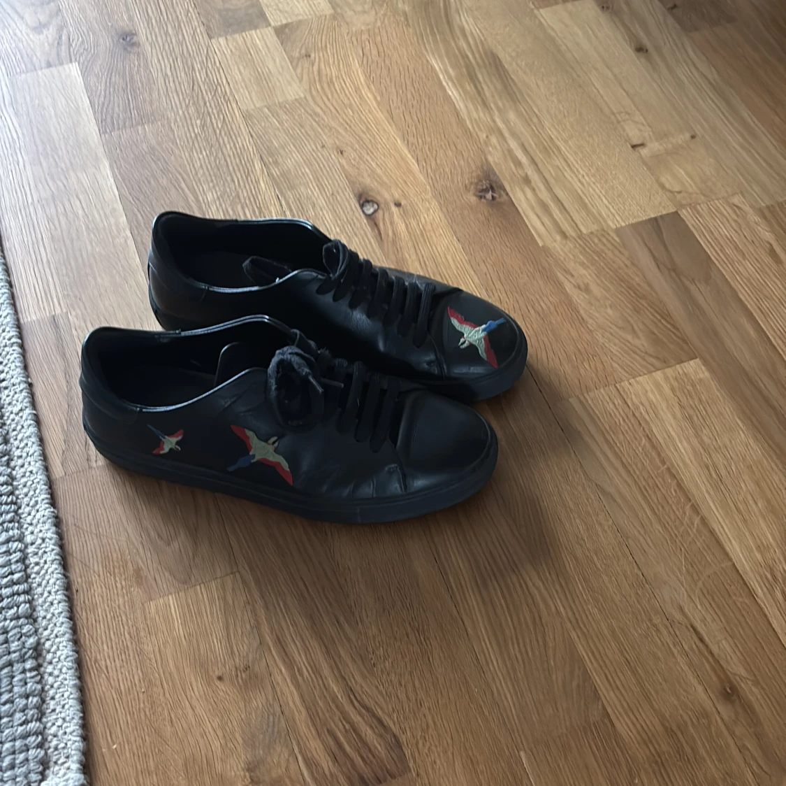 Arigato sneakers med broderade fåglar - 1