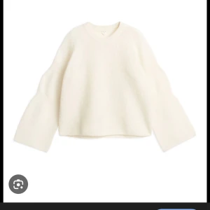 Vit stickad tröja med vida ärmar - Slutsåld arket tröja i mohair 