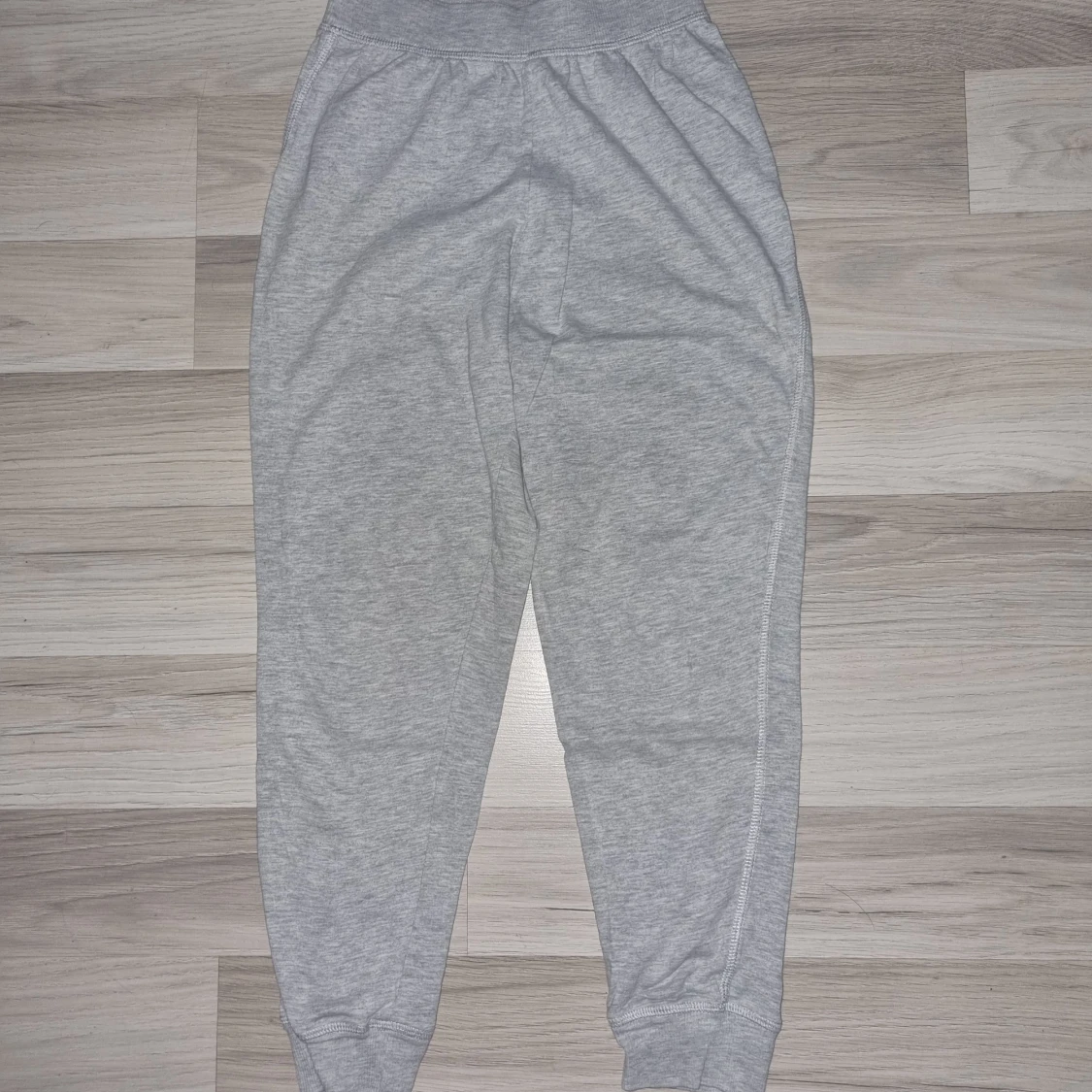 Grå mjukisbyxor från R teens
