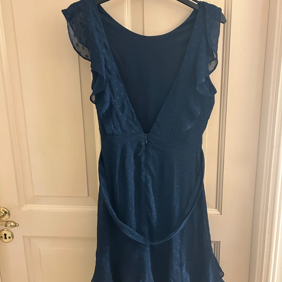 Marinblå klänning från Nelly - 1