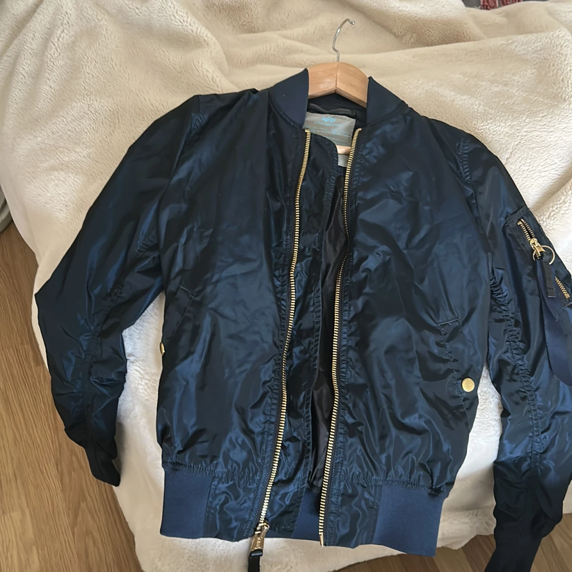 Marinblå  bomberjacka Alpha Industries S - 4