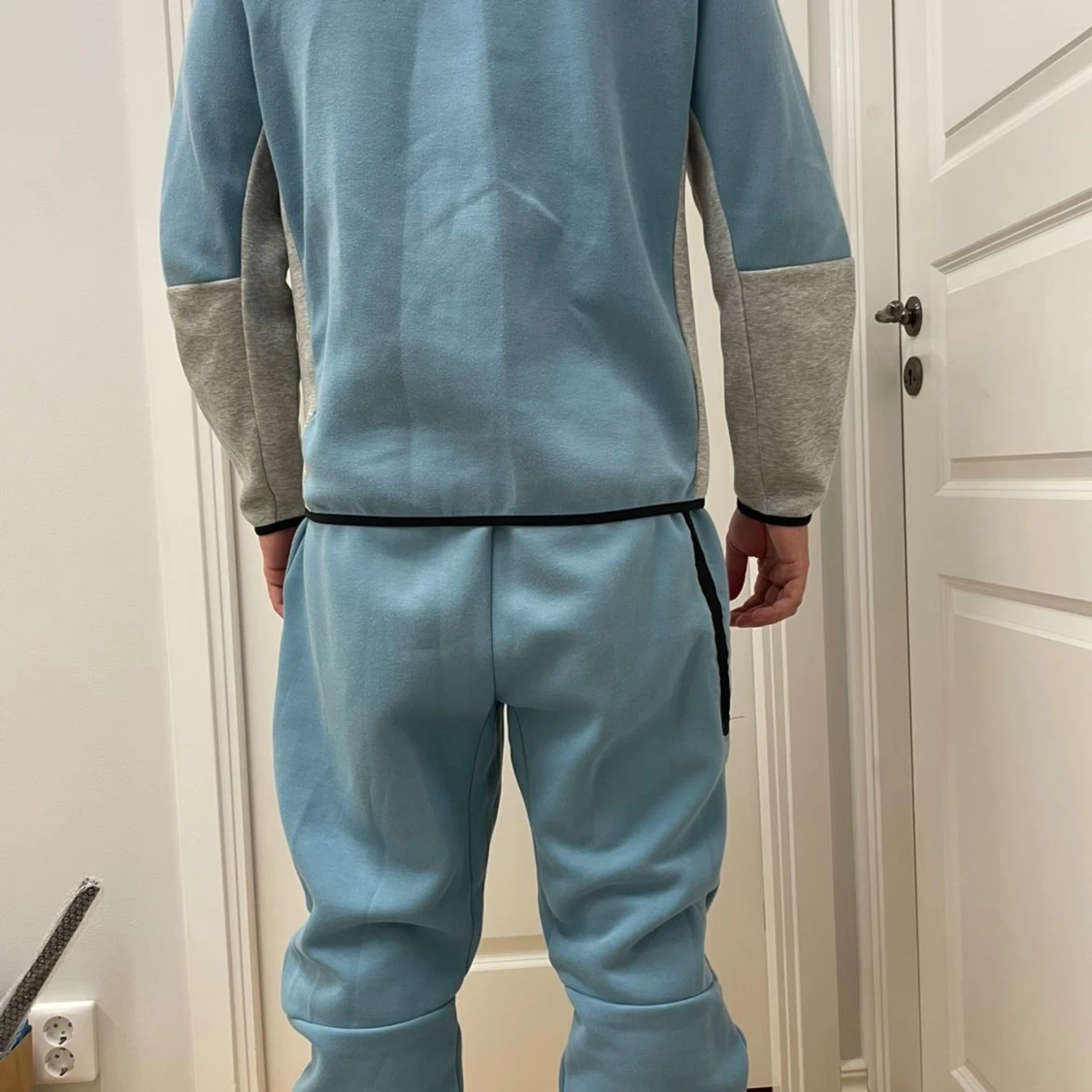 Nike ljusblå tracksuit M och L - 1