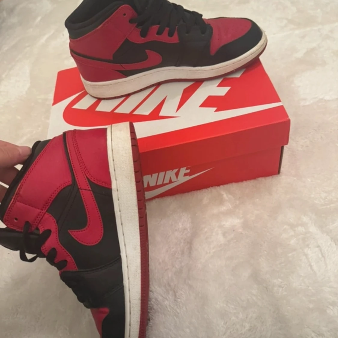 Nike Air Jordan 1 Mid Svart/Röd 38.5 - 4