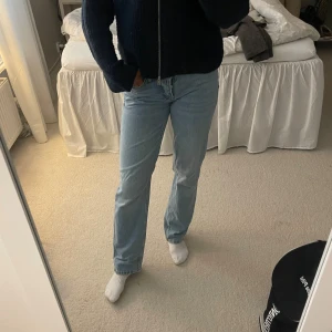 Straight jeans från lager 157 - Säljer dessa ljusblåa jeans från lager 157 i storlek S! Jag är 170 som referens
