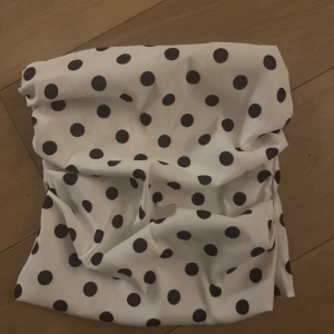 Prickig Zara tubetop  - Lite i storleken! Använd en gång