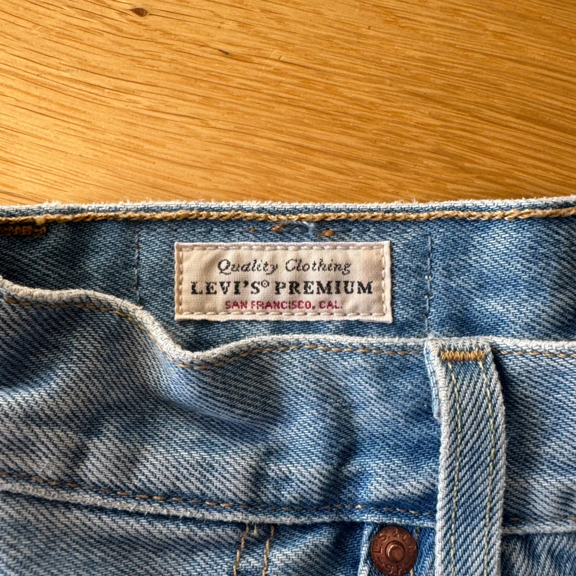 Levi's ljusblå jeansshorts - 2