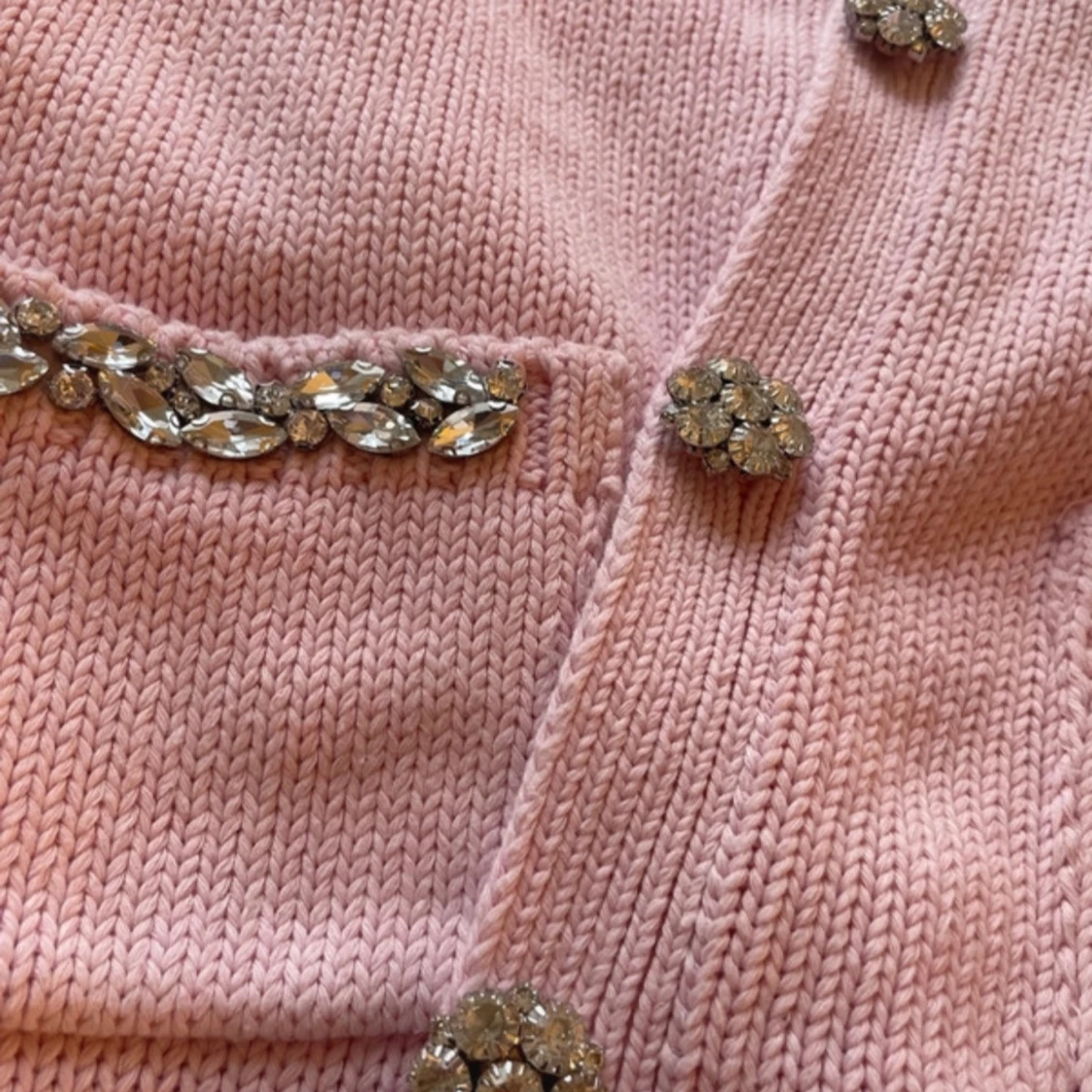 Rosa stickad kofta från Zara med pärlor - 2