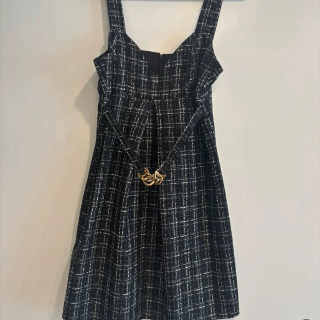 Rutig svartvit tweed klänning från Reserved - 1