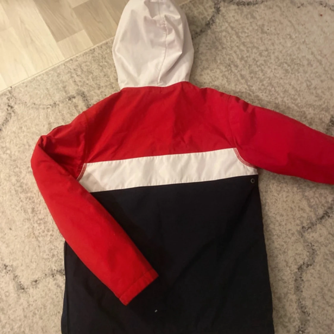 Röd, vit och marinblå vindjacka Napapijri - 1