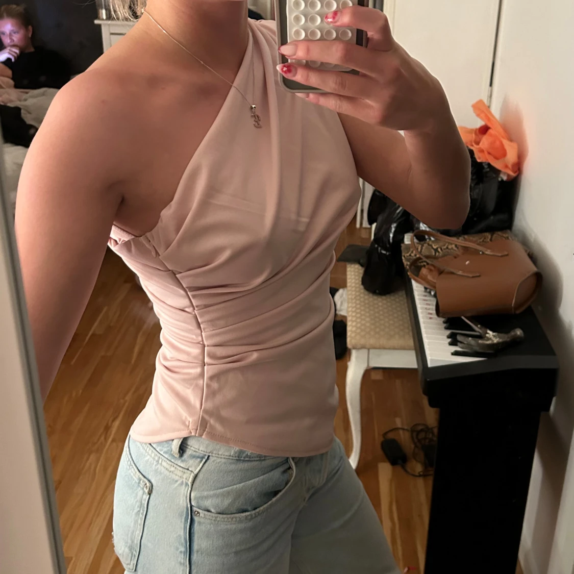 Ljusrosa one shoulder topp - 2