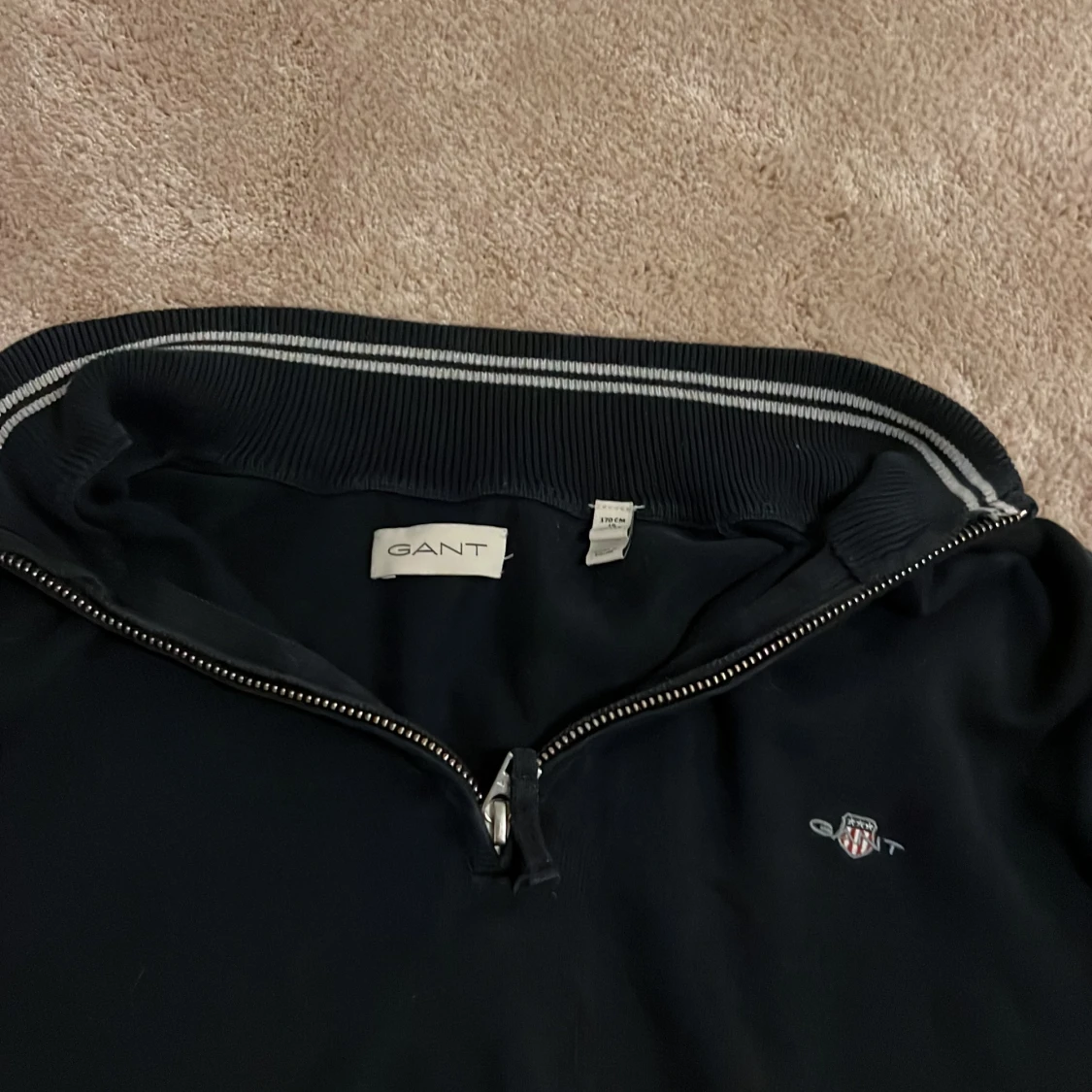 Mörkblå half zip tröja från GANT - 2