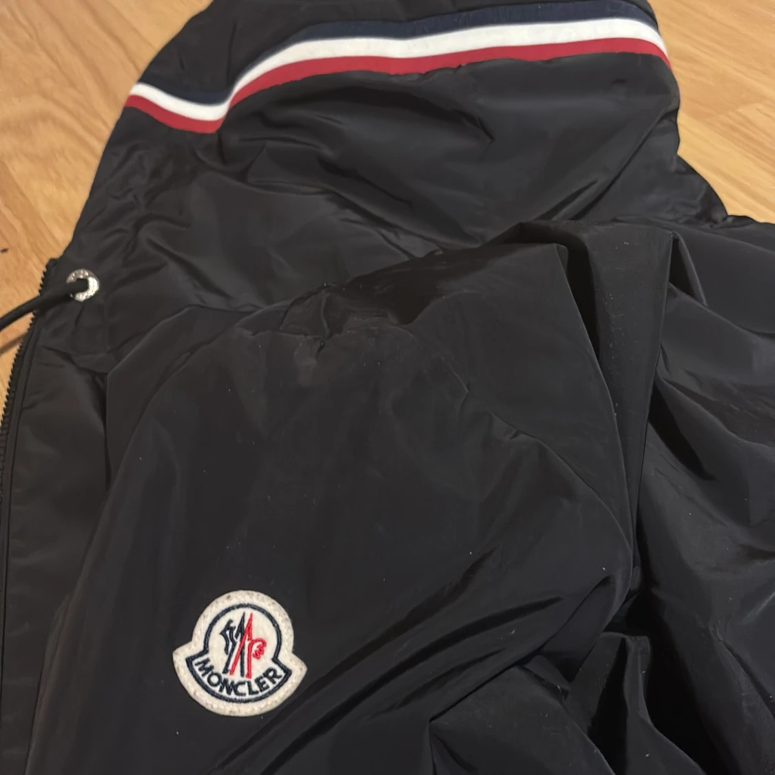 Svart Moncler vindjacka med huva - 3