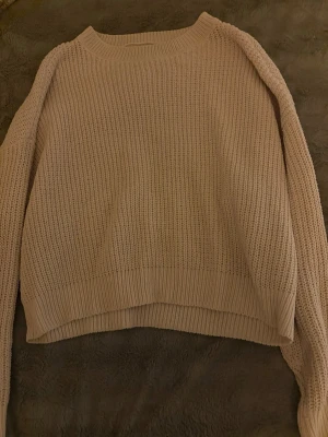 Söt tröja  - Använd men inget som syns! 