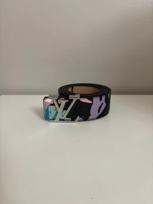 Lv bälte - Helt nya, fraktas inom kort tid